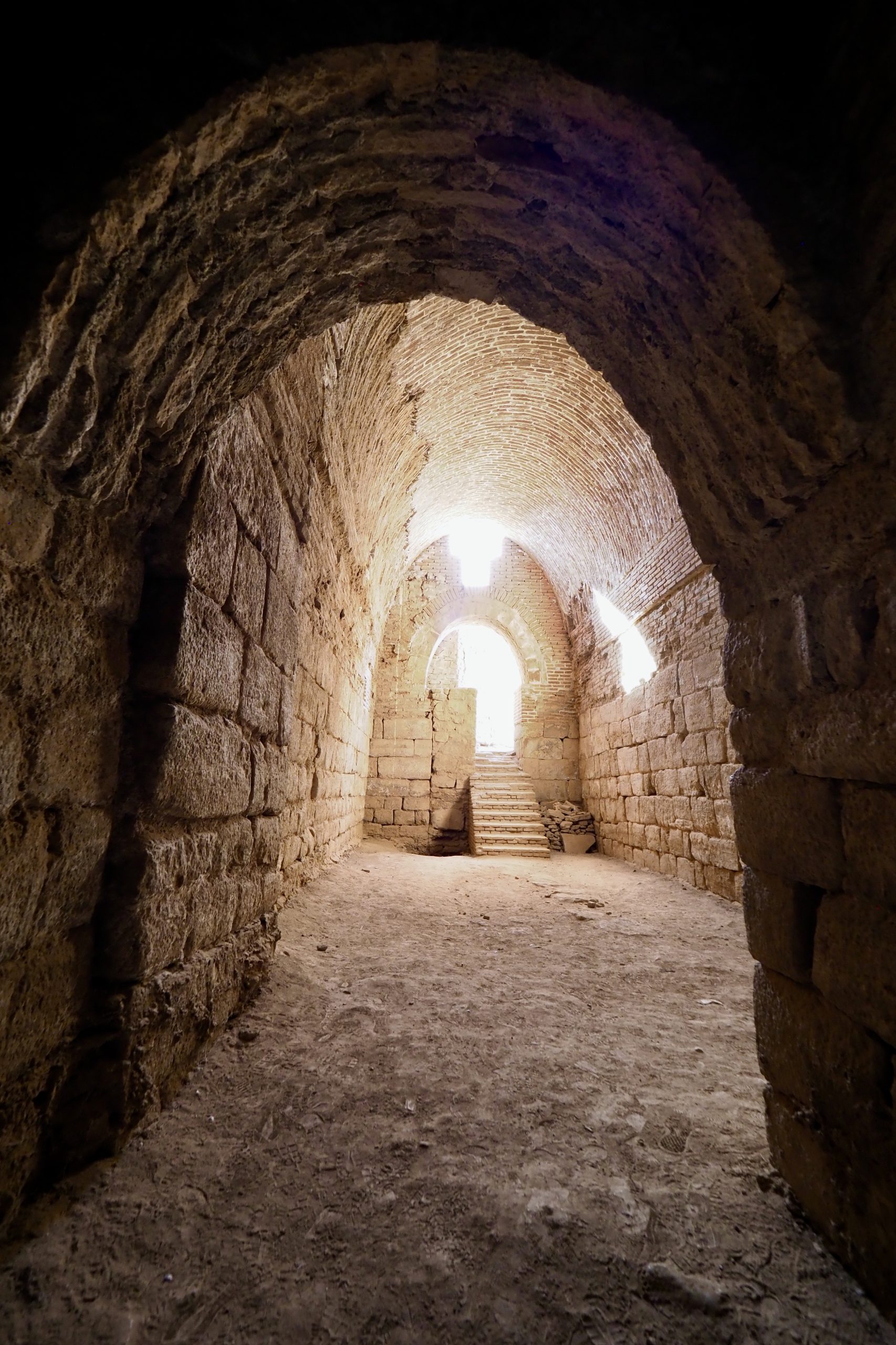 Vulkankrater  Küh-e Zendán e Soleyman & Takht -e-Sulayman Tempel